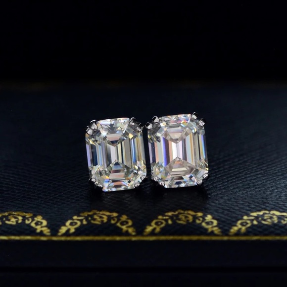 Neiman Marcus Jewelry - 2ct Emerald Cut Studs